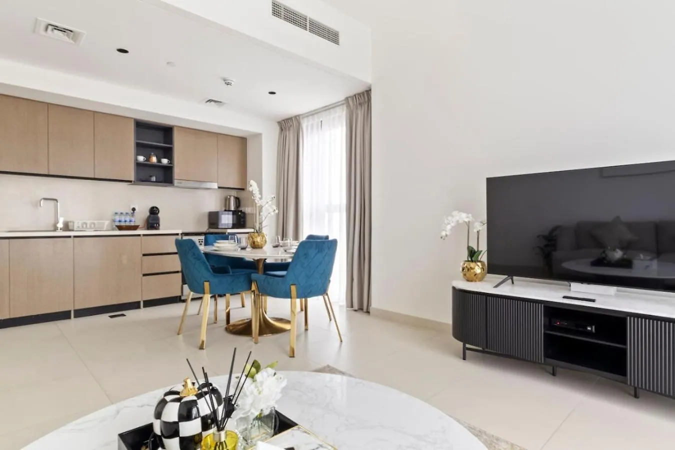Апартаменты 5 Min Walk To Dubai Mall With Burj Khalifa View